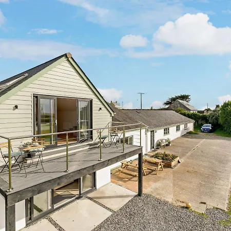 Holiday home Trefloss